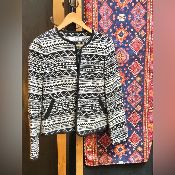 Arthur S. Levine Tahari Black & White Graphic Blazer - Picture 6 of 10